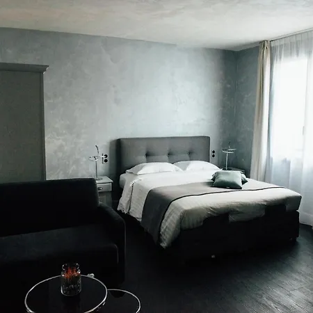 Amirauté Hotel