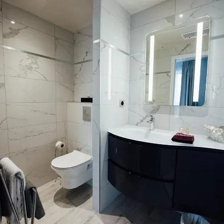 Amirauté Hotel 3*