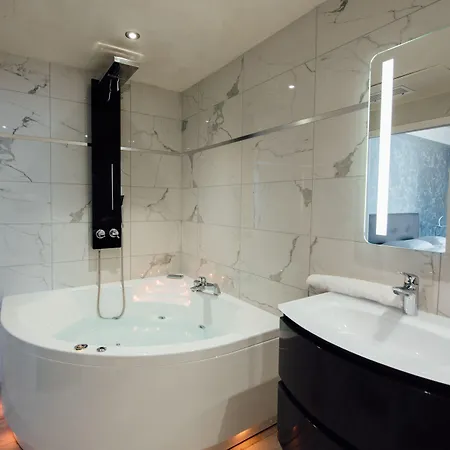 Otel Amiraute