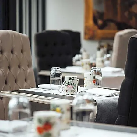 Otel Amiraute